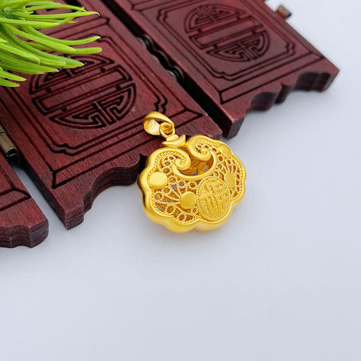 【限时克减150元】足金999.9 古法双面镂空如意福字锁包吊坠网红锁包(ANWZGFDZ00321-2)（预售产品下单后不退款不退货不换货不补差价） 商品图1