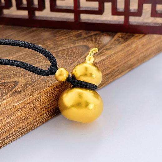 【限时克减150元】【线上黄金屋】足金999.9 #葫芦 古法半实心挂绳福底葫芦吊坠（含珠子、不可拧开）(ANWZGFDZ00173-1)（预售产品下单后不退款不退货不换货不补差价） 商品图1