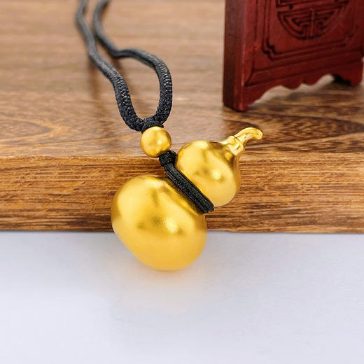 【限时克减150元】【线上黄金屋】足金999.9 #葫芦 古法半实心挂绳福底葫芦吊坠（含珠子、不可拧开）(ANWZGFDZ00173-1)（预售产品下单后不退款不退货不换货不补差价） 商品图0