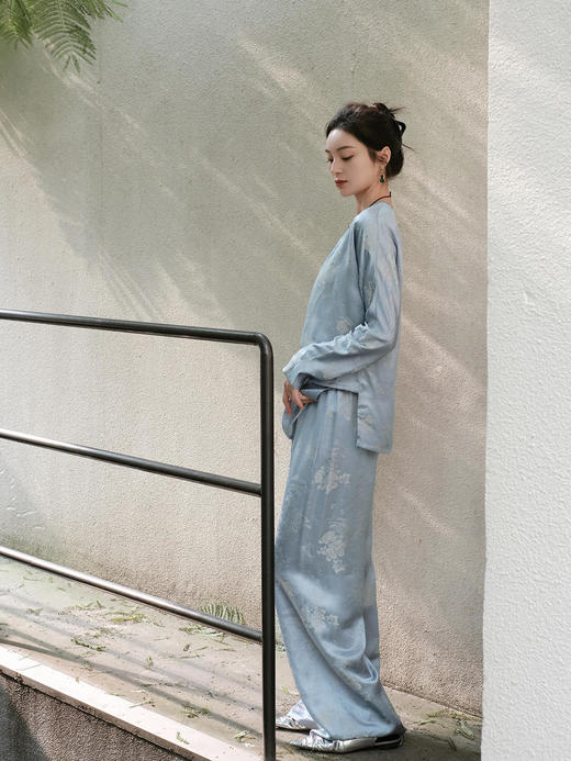 微瑕秒杀 |盛唐牡丹 |雾霾蓝仙山飞鹤偏襟女上衣[特价品](特殊商品不退不换) 商品图10