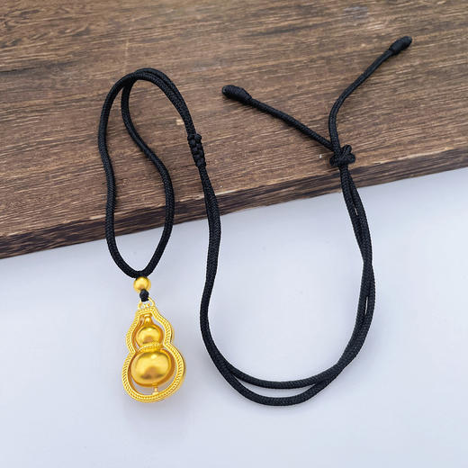 【计价黄金】【现货】钻石世家 足金古法半实心挂绳竹节吊坠 配绳含珠子 （吊坠含珠子净金重约12.7克， 工费:75元/g; 配件费0.0元）【黄金产品不支持无理由退换货】预计3-5天发货 商品图2