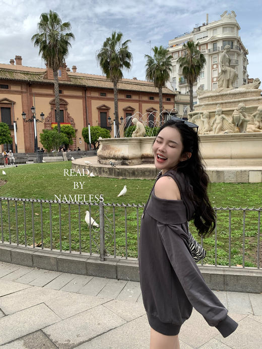 Read Nameless /西班牙灰色露肩卫衣 商品图2