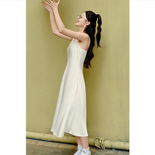 【严选】诗凡黎绸面吊带质感连衣裙SF4490901 商品图4