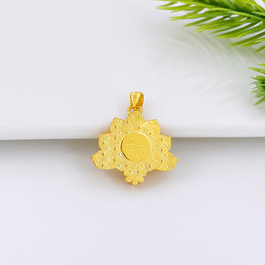 【限时克减150元】足金999.9 镂空影底孔雀吊坠(AF120DZ00201)预售产品下单后不退款不退货不换货不补差价 商品图1