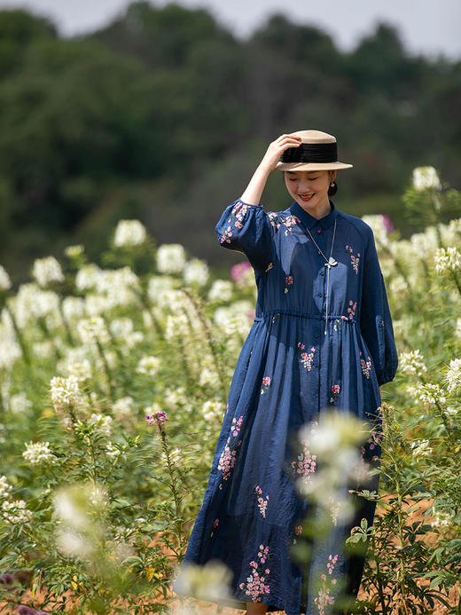 牧衣游原创 丝棉匹绣连衣裙女新款宽松轻薄文艺减龄气质长裙 白夜 商品图0