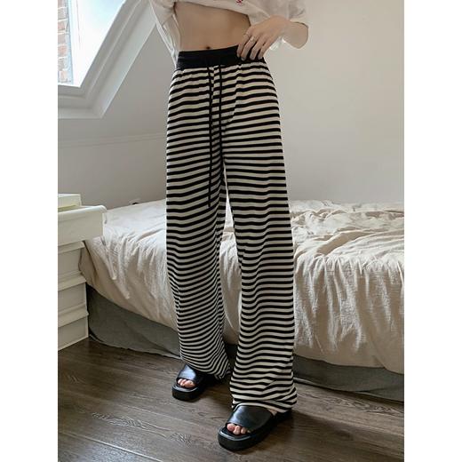 【个性十足！百搭显身材】新款韩版黑白条纹裤，夏季必备。长款高腰设计，修饰身材；九分阔腿裤型，舒适透气。简约百搭，自带时尚感。气质穿搭，彰显自信魅力！ 商品图1