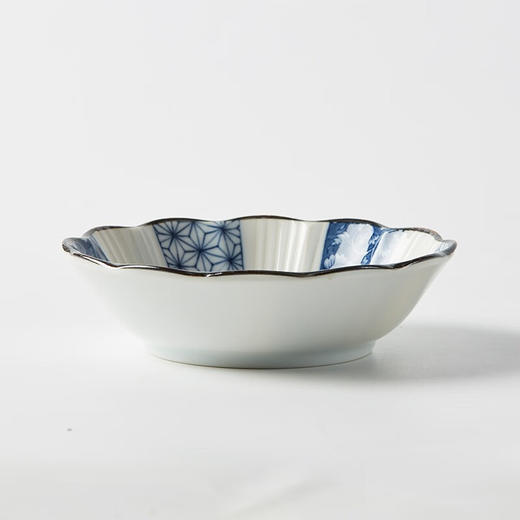 13.3cm菊形小钵 青花麻叶 商品图3