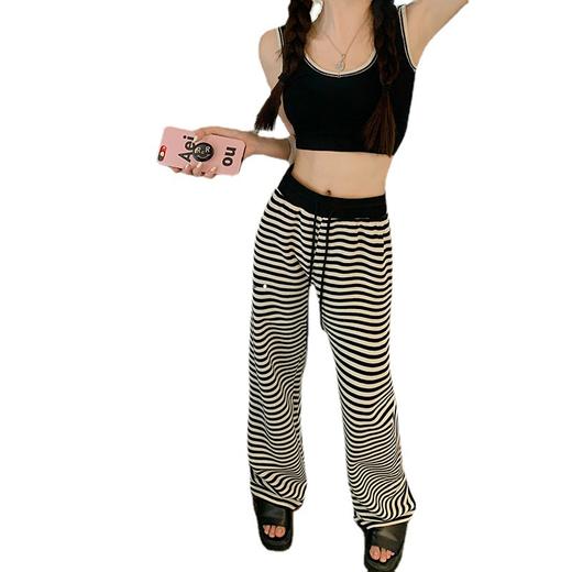 【个性十足！百搭显身材】新款韩版黑白条纹裤，夏季必备。长款高腰设计，修饰身材；九分阔腿裤型，舒适透气。简约百搭，自带时尚感。气质穿搭，彰显自信魅力！ 商品图4
