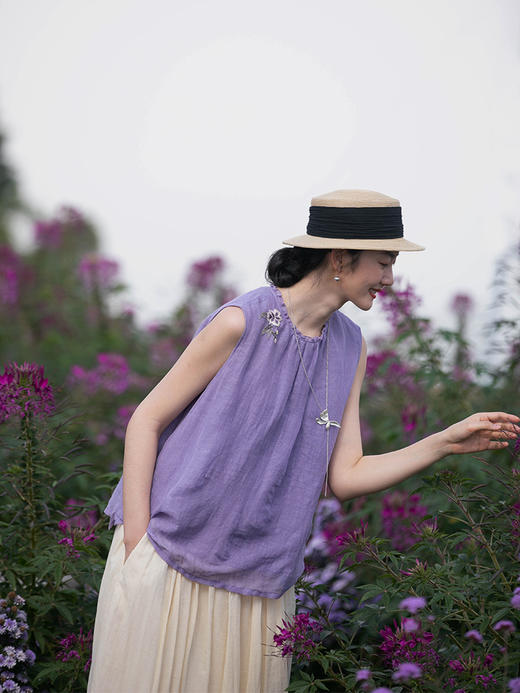 牧衣游原创 炒色手工刺绣棉麻马夹女减龄粉色百搭无袖上衣 雾雨白 商品图0