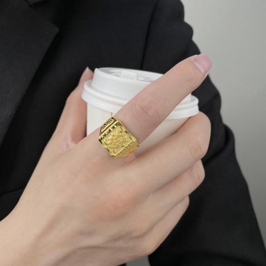【限时克减128元】足金999.9 黄金發字方形男戒(NJ00109)（预售产品下单后不退款不退货不换货不补差价 商品图3