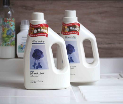 猫太推荐—花卉诗蓝色妖姬持久香氛洗衣液 商品图0