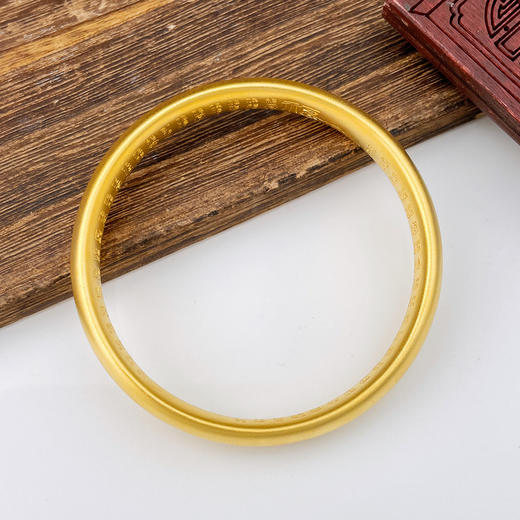 【限时克减150元】足金【油亮版本】古法空心固口外光内百福手镯泥鳅背手镯(面宽约9.4-9.8mm，厚度约4.5mm)(AIGFSZ00670-1)预售产品下单后不退款不退货不换货不补差价） 商品图2