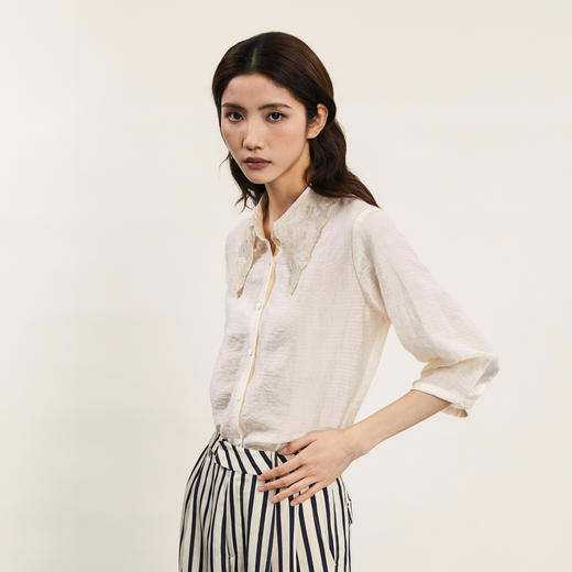 谜底通勤衬衫七分袖女2024年夏款法式浪漫领口绣花衬衣242MC0674 商品图1