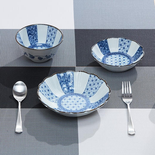 13.3cm菊形小钵 青花麻叶 商品图0