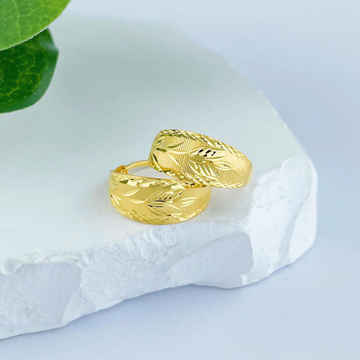 【定价黄金】足金999 (足金999字印)5G黄金车花花卉蛇肚耳包(5GES00290)（预售产品下单后不退款不退货不换货不补差价）（预售产品下单后不退款不退货不换货不补差价） 商品图0