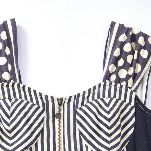 谜底吊带连衣裙2024夏季新品度假风复古黑白条绣花长裙242ML0678 商品图3