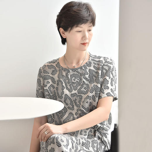 圣三利女装新款圆领上衣SL2012128 商品图1