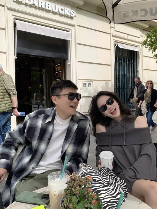 Read Nameless /西班牙灰色露肩卫衣 商品图1