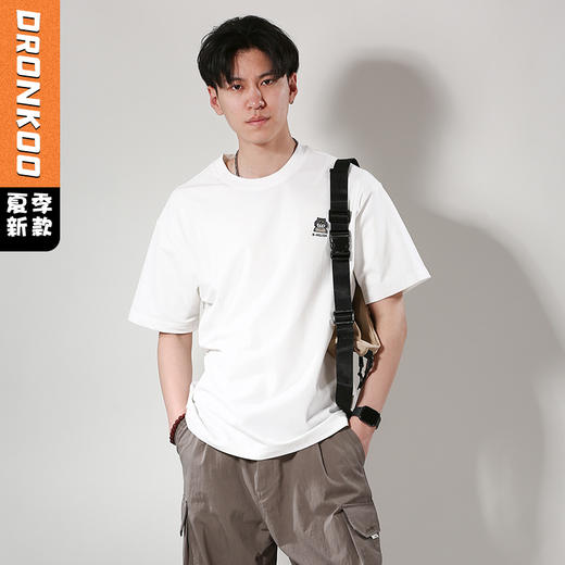 DRONKOO 2024 圆领左胸小猫刺绣后幅方形小猫印花短袖T恤 商品图0