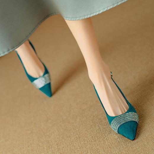 【预售5天】气质后空细跟，水钻尖头包头高跟凉鞋DB&M5892 商品图3