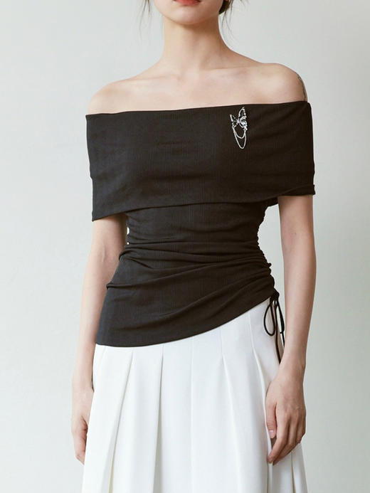 My Dearest｜1147TOBK  INTENTION acetate off fhe shoulder TOP [ 黑色一字领上衣  不含胸针] 商品图3