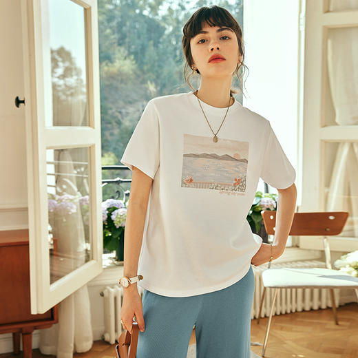 OLrain欧芮儿法式米白色短袖T恤女春季2024新款时尚印花正肩上衣 商品图1