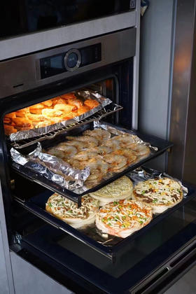 汉帝和妙可蓝多的联合款披萨