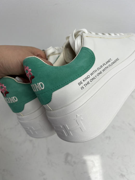 ash专柜正品 如jia白送 BEKIND 花朵刺绣 内外全皮超轻IP厚底小白鞋 商品图4