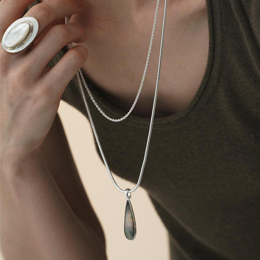 SOFT ROOM	双面幻彩水滴长项链（预售15天） 商品图4