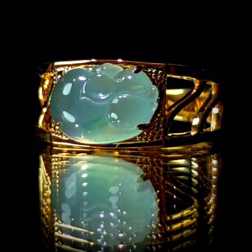 【无忧】18k高冰种翡翠小猪戒指 商品图3