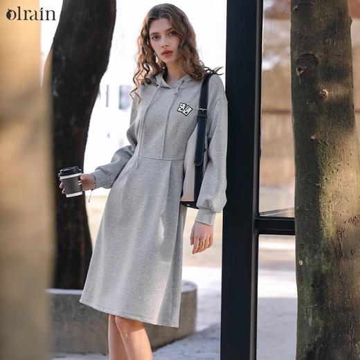 OLrain欧芮儿浅灰色休闲连衣裙女春季2024年新款收腰连帽针织裙 商品图0
