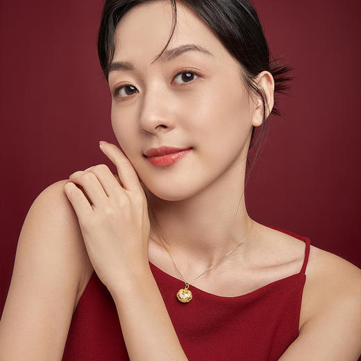周六福黄金吊坠聪明伶俐足金宝宝金锁计价平安锁颈饰送女友礼物 商品图3