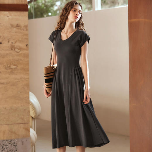 欧芮儿法式复古气质V领深灰色连衣裙女夏2024新款收腰伞摆A字裙 商品图0
