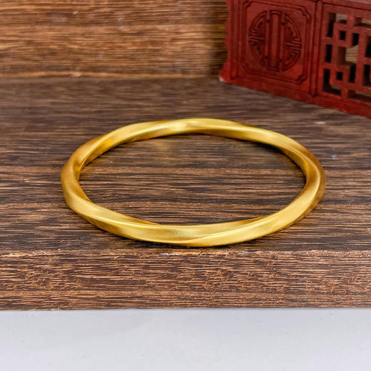 【限时克减150元】足金 #莫比乌斯 古法半实心莫比乌斯环固口手镯（面宽约4.5-4.9mm，厚约4.4mm）(ANWZGFSZ00085-2)预售产品下单后不退款不退货不换货不补差价） 商品图0