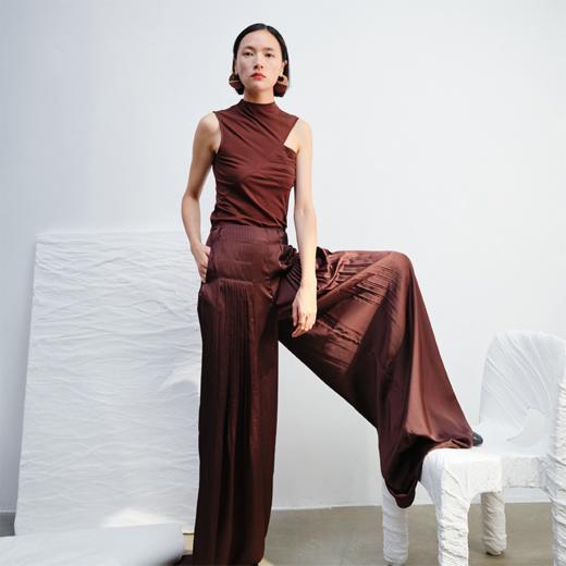 LIYIHAN结构褶皱背心Y242B02416 商品图2