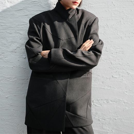 LIYIHAN结构折纸廓形西装 Y241T00182 商品图2