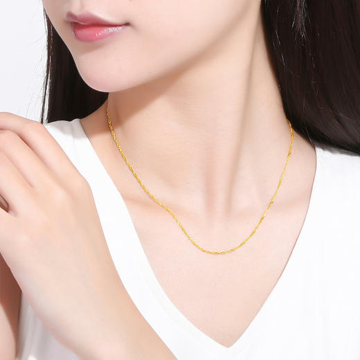 周六福黄金项链足金珠宝素链女水波链锁骨链计价首饰送女友礼物 商品图3