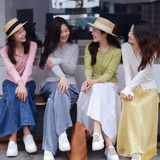 【回馈粉丝】“春日”贝壳扣v领六色长袖针织衫 商品图3