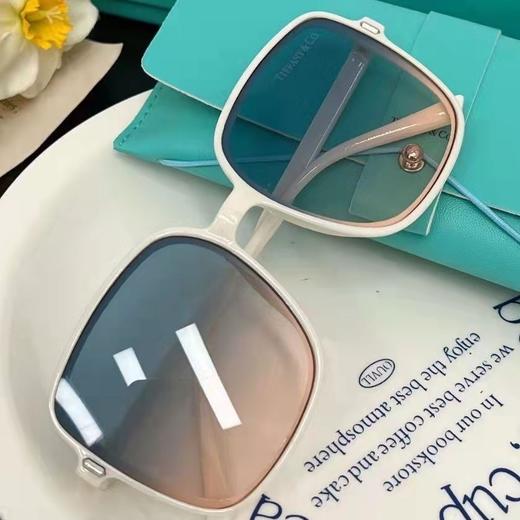 【带上真的很显脸小，很难不爱！】礼盒套装墨镜开车出游新款，超轻太阳镜百搭女时尚，自然通透摩登范高级感满满-lm！ 商品图2