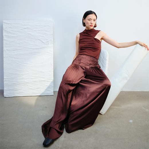 LIYIHAN结构褶皱背心Y242B02416 商品图4