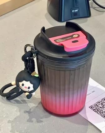 世大家Star+夏日甜心咖啡杯甜酷黑粉（含挂件） 商品图1