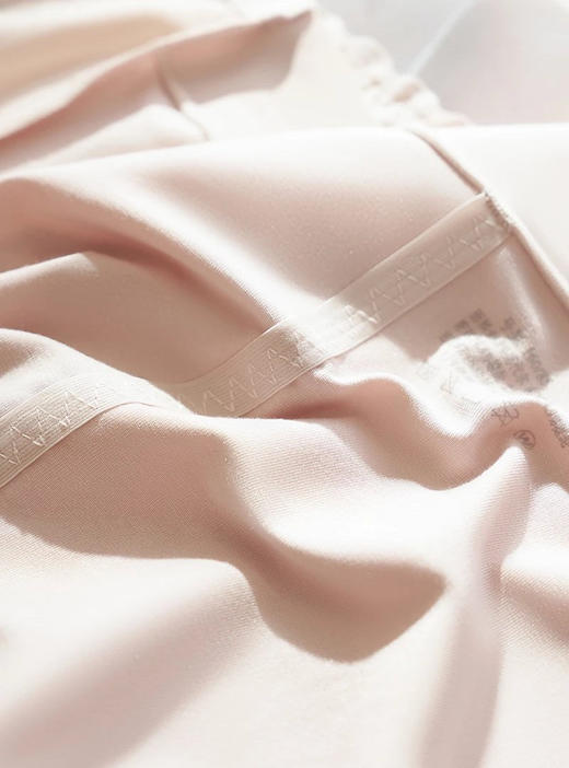 供货实体【3条68】Laperia风 桑蚕丝底档  奶霜内裤。蕾丝微收腹内裤，实体一条68 88。中高腰/弹力大/全包裹 商品图2