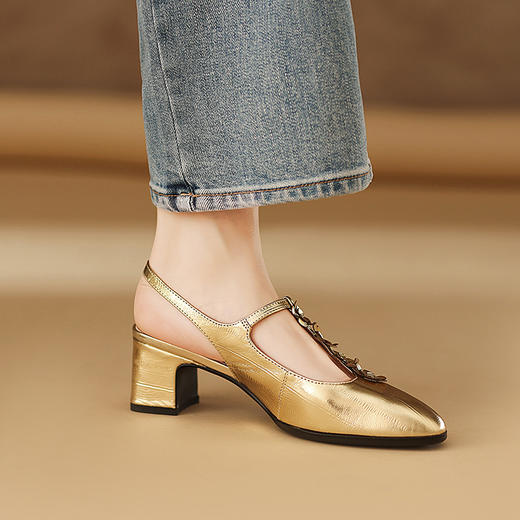 【预售5天】舒适花朵圆头玛丽珍，头层鳗鱼纹羊皮粗跟凉鞋QQJ&1170F 商品图5