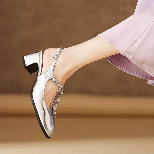 【预售5天】舒适花朵圆头玛丽珍，头层鳗鱼纹羊皮粗跟凉鞋QQJ&1170F 商品图11