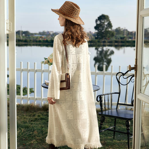 OLrain欧芮儿奶茶色短外套女春季2024年新款波西米亚镂空针织衫 商品图1