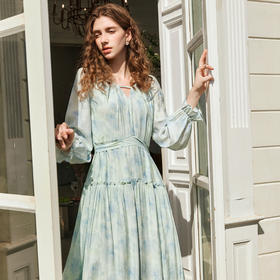欧芮儿法式碎花连衣裙女初春2024新款v领蓝色浪漫气质茶歇长裙