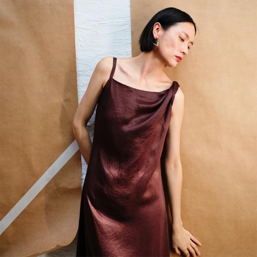 LIYIHAN醋酸吊带连衣裙Y241L03016 商品图1