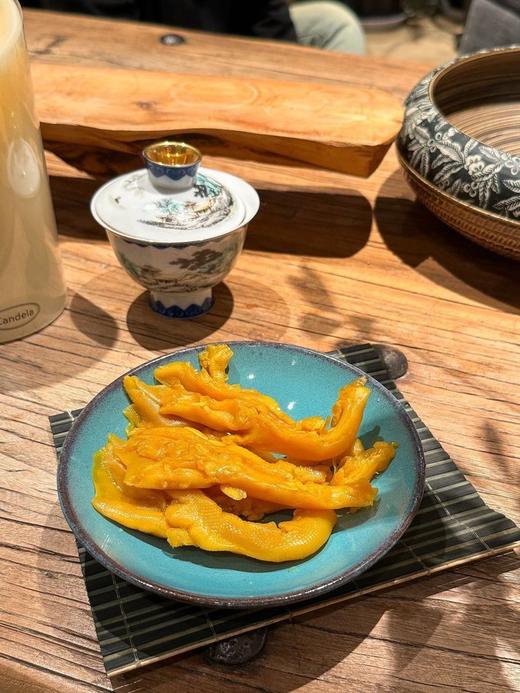 【脱骨鸭掌】🦆🔥🔥🔥✅卤趣泡椒味脱骨鸭掌，泡菜技术甄选原材料 ✅采用48小时浸泡工艺生产，具有鲜香弹脆的特点 商品图6