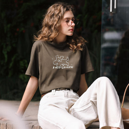 OLrain欧芮儿深咖啡色T恤女春季2024年新款宽松百搭印花短袖上衣 商品图2