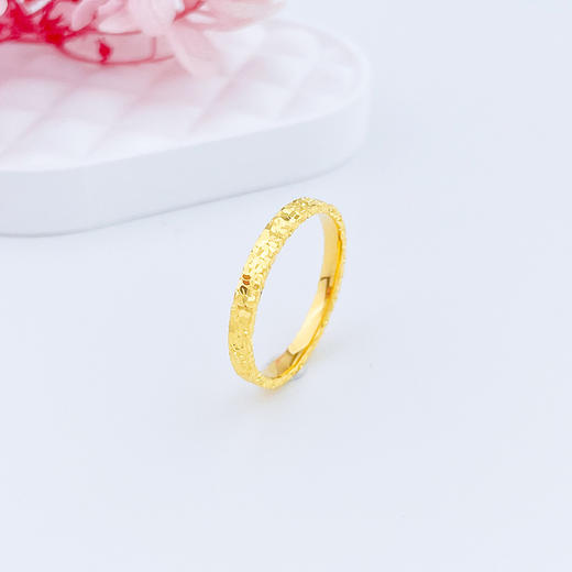 【限时克减150元】足金999 #小红书 #固口戒指 #碎碎冰 (足金999字印)5G黄金实心圈戒(5GJZ00788)（预售产品下单后不退款不退货不换货不补差价） 商品图1